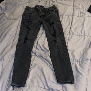 ripped black skinny jeans